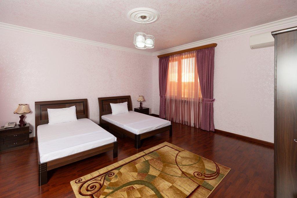 La Defense Hotel Γιερεβάν Εξωτερικό φωτογραφία